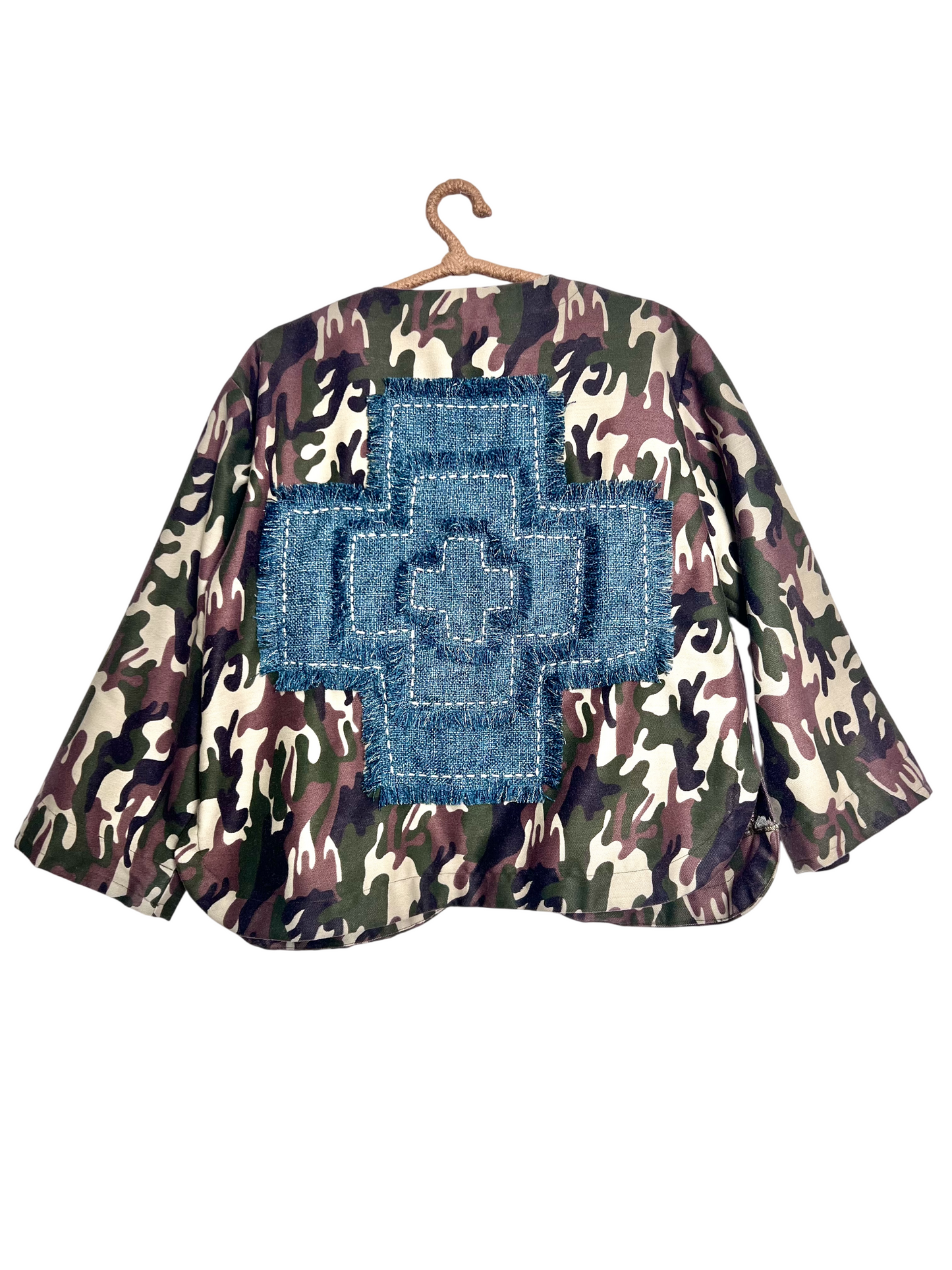BOXY CAMO JACKET